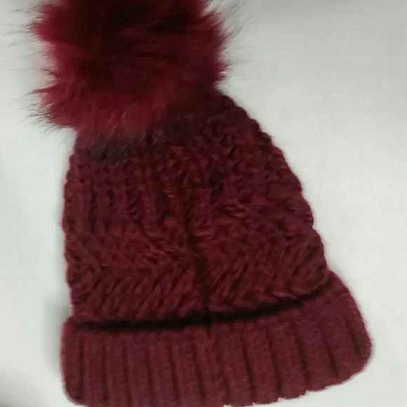 NEW Westloop Knit Pom Cuff Beanie Winter Hat, Skull Cap. Wine. Women, One Size. - Picture 7 of 7